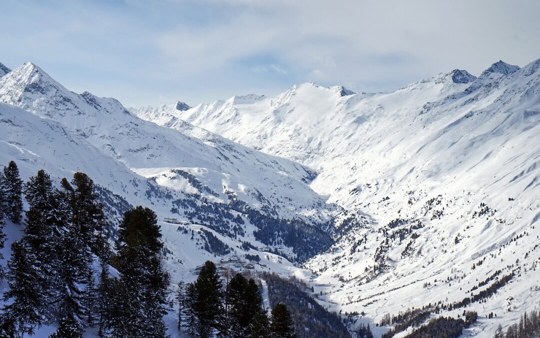 Snowcat Skiing Steamboat Springs Photos: Powder Paradise: Explore Snowcat Skiing…