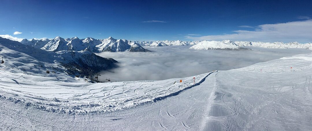 Snowcat Skiing Colorado Rockies » Powder Hounds, Unite! Your Guide…